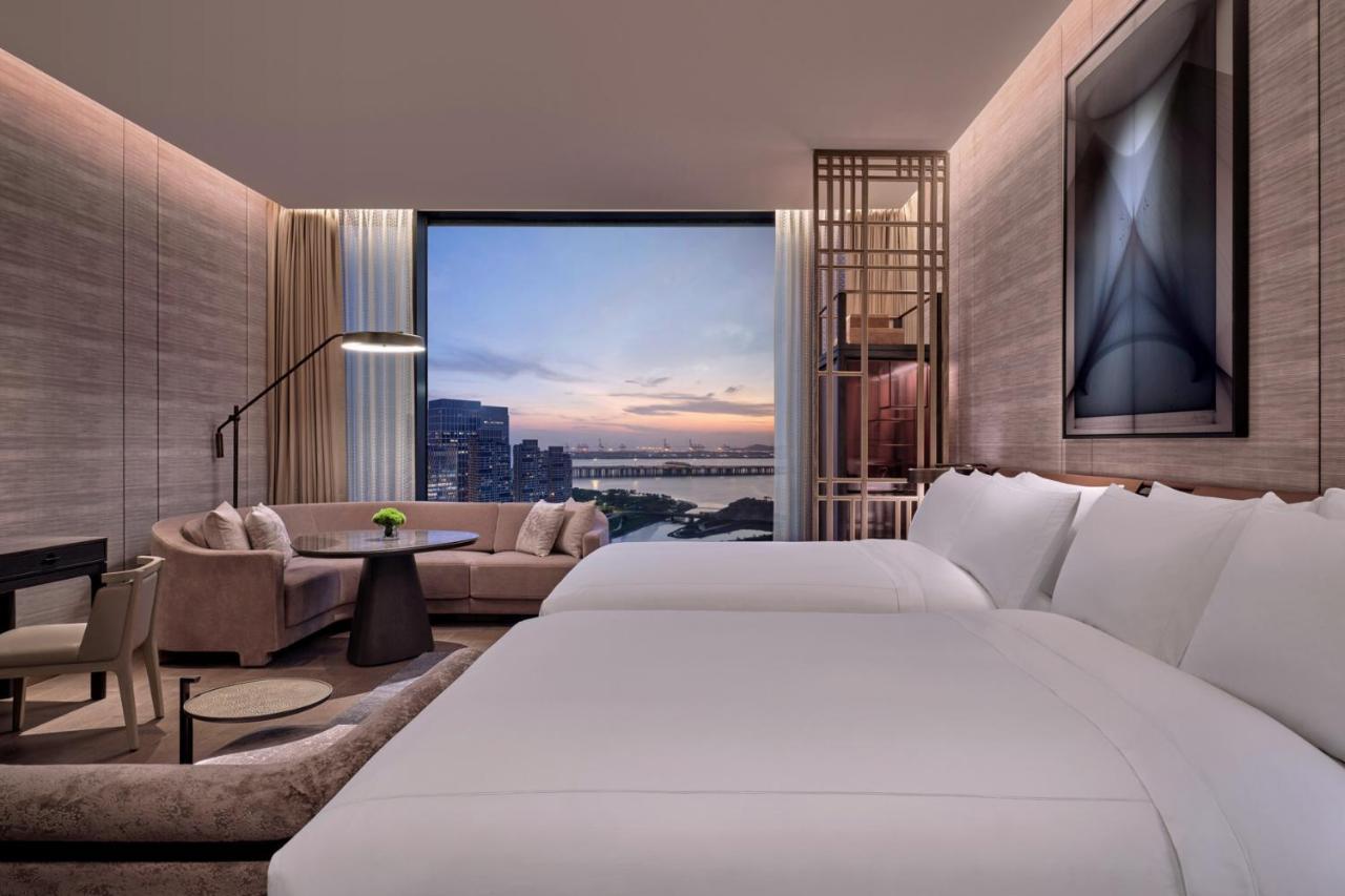 Conrad Shenzhen, The First Art Museum Hotel In Greater Bay Area With The Stunning Bay And Sunset View In The Hotel Terrace Zewnętrze zdjęcie
