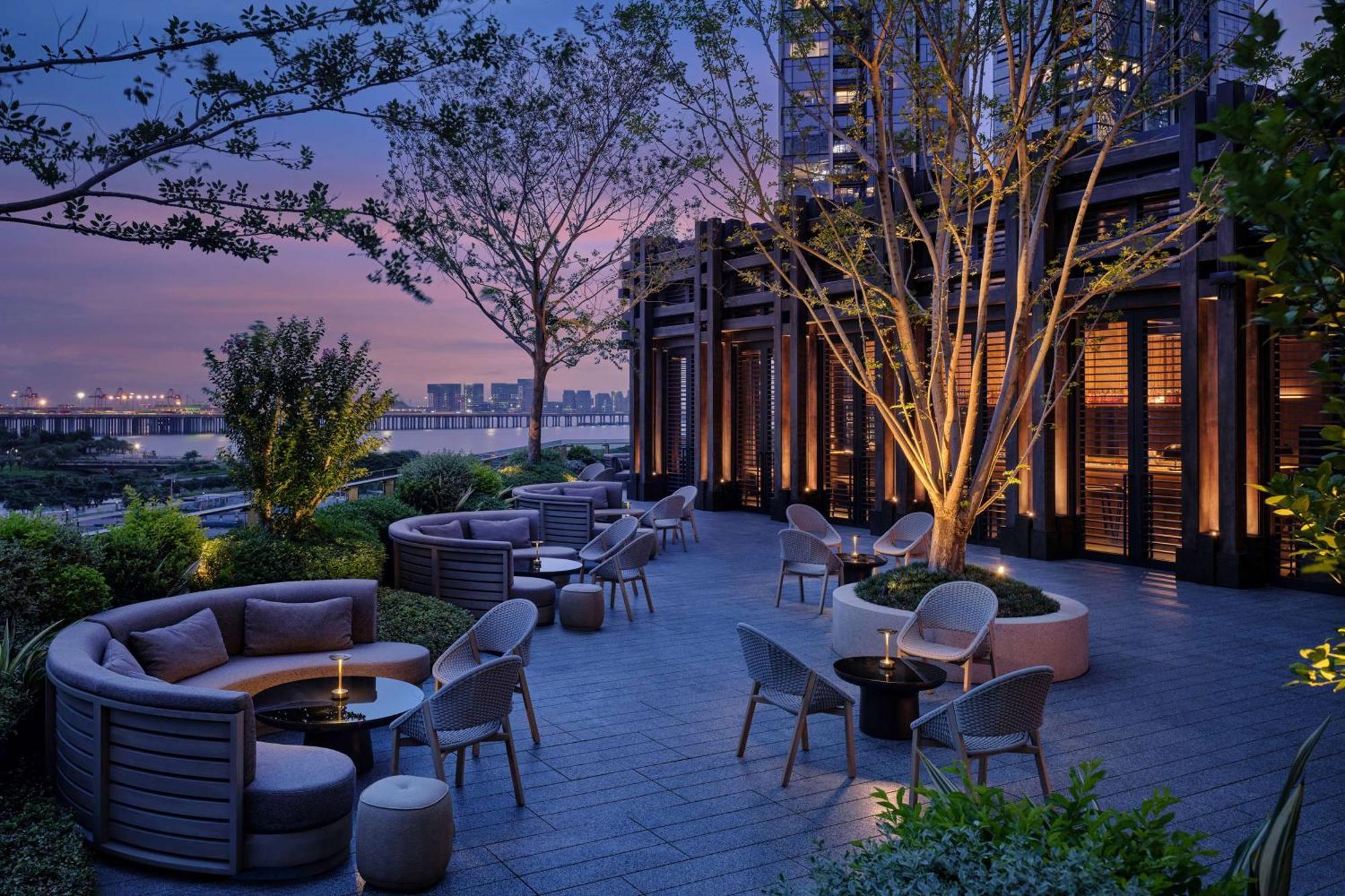 Conrad Shenzhen, The First Art Museum Hotel In Greater Bay Area With The Stunning Bay And Sunset View In The Hotel Terrace Zewnętrze zdjęcie