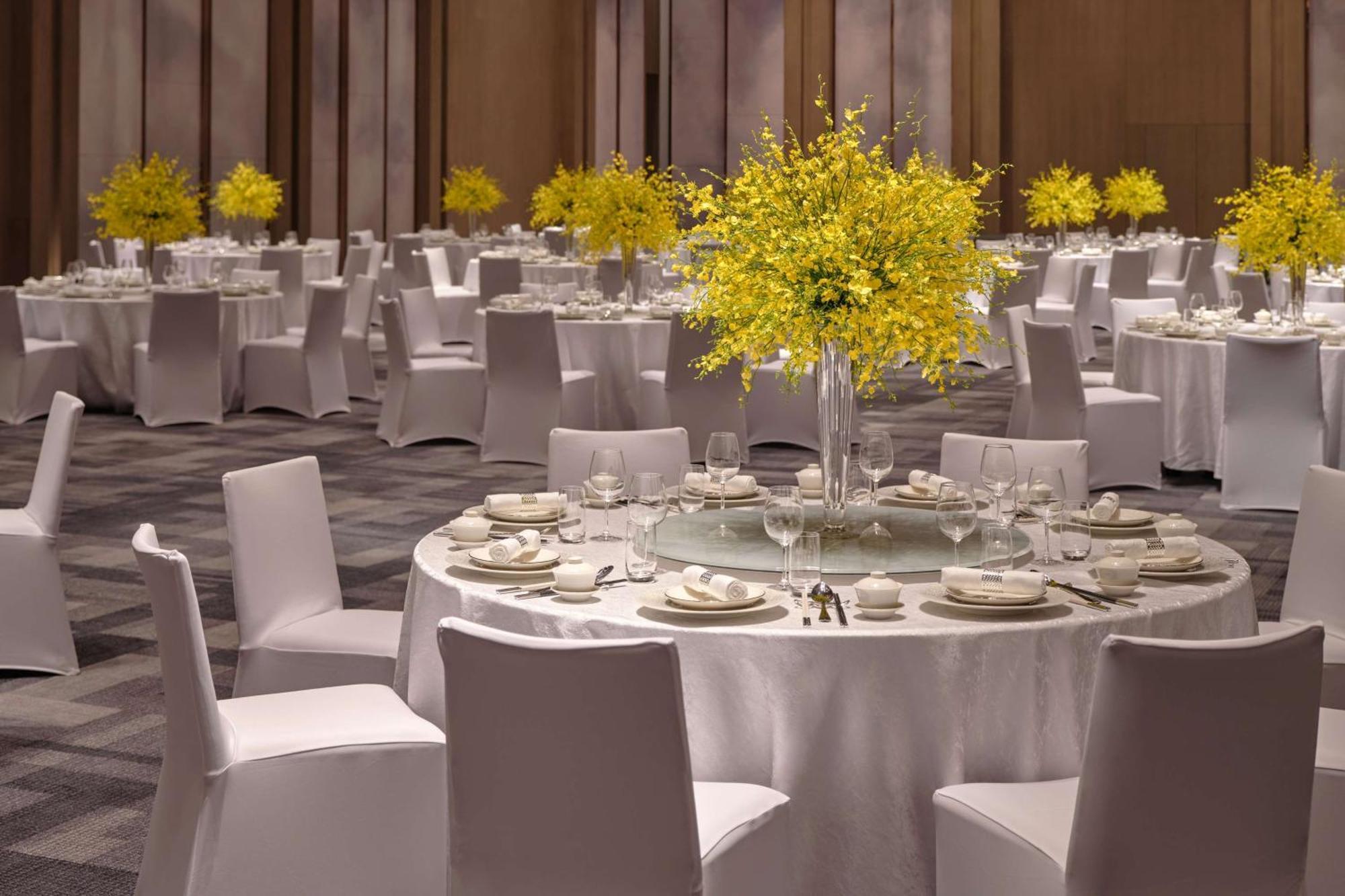 Conrad Shenzhen, The First Art Museum Hotel In Greater Bay Area With The Stunning Bay And Sunset View In The Hotel Terrace Zewnętrze zdjęcie