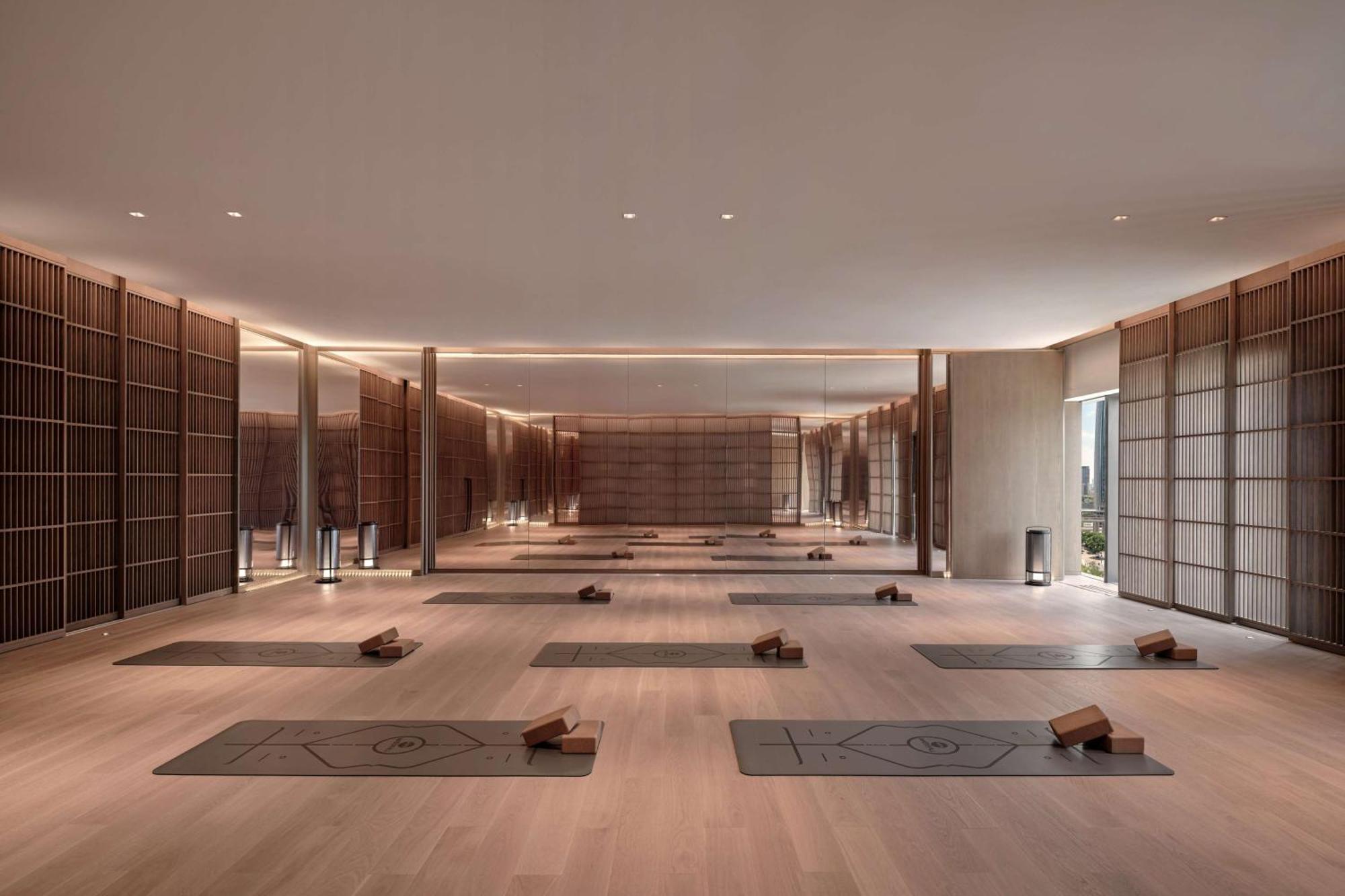 Conrad Shenzhen, The First Art Museum Hotel In Greater Bay Area With The Stunning Bay And Sunset View In The Hotel Terrace Zewnętrze zdjęcie