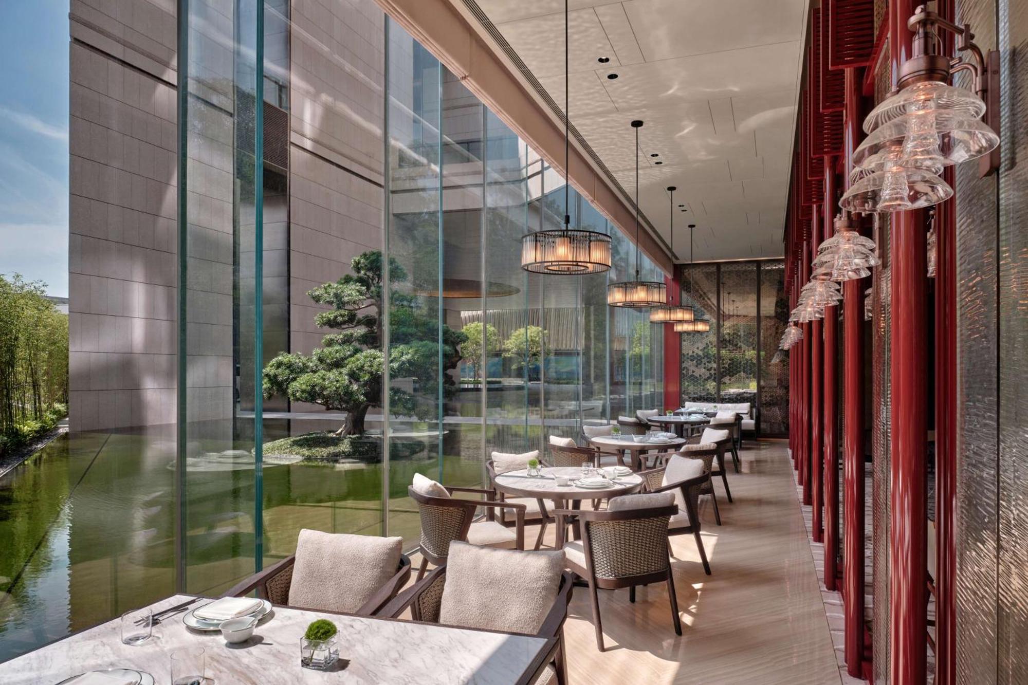 Conrad Shenzhen, The First Art Museum Hotel In Greater Bay Area With The Stunning Bay And Sunset View In The Hotel Terrace Zewnętrze zdjęcie