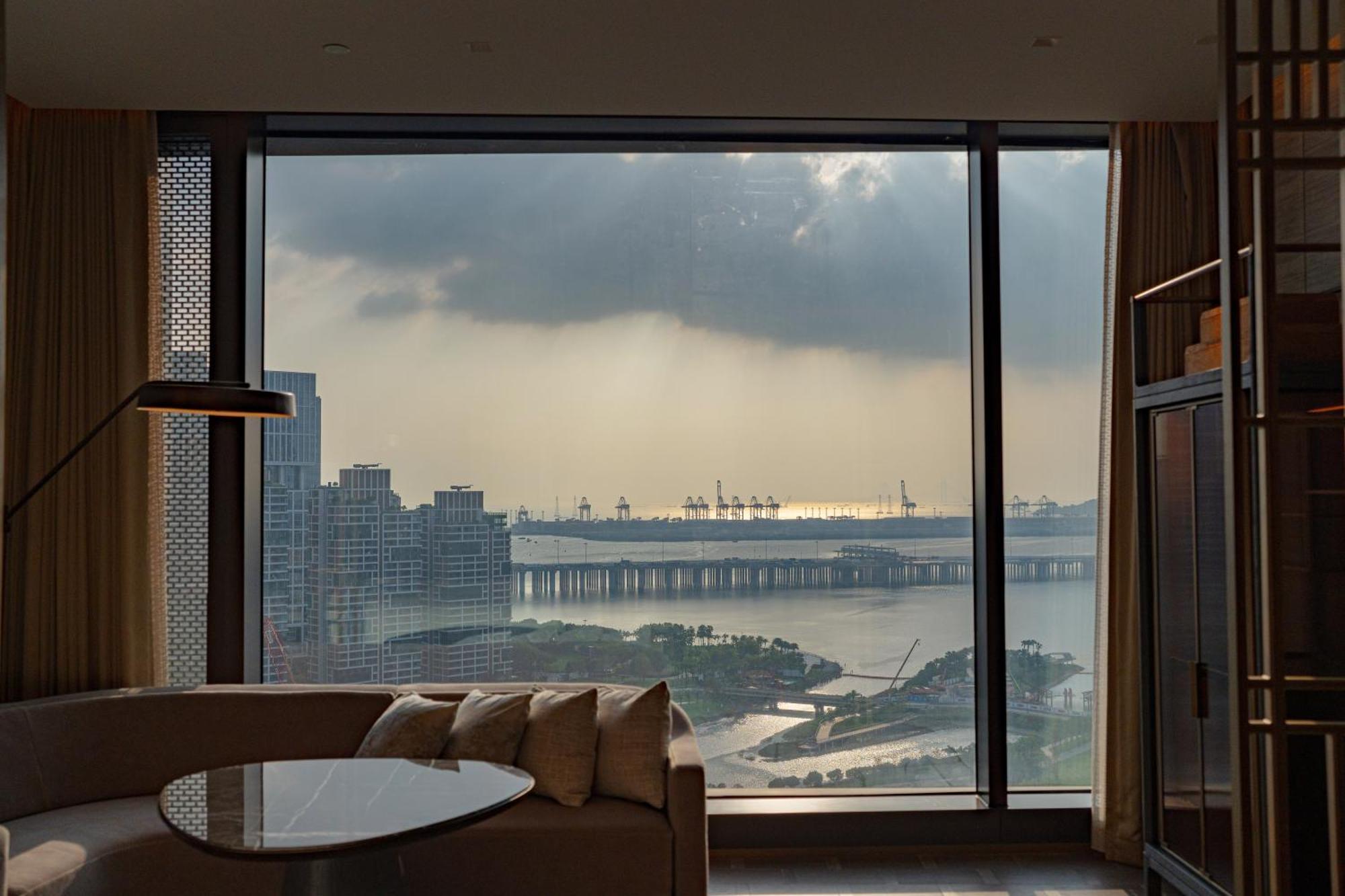 Conrad Shenzhen, The First Art Museum Hotel In Greater Bay Area With The Stunning Bay And Sunset View In The Hotel Terrace Zewnętrze zdjęcie